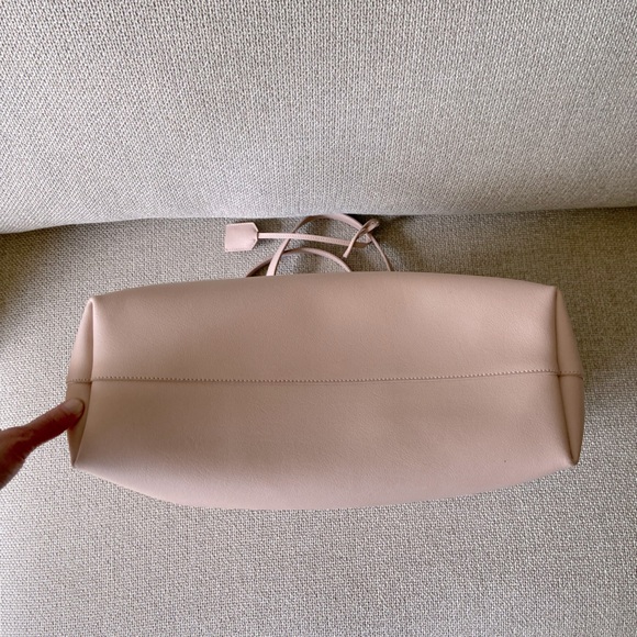Saint Laurent | East-West Tote in Marble Pink - Picture 6 of 12